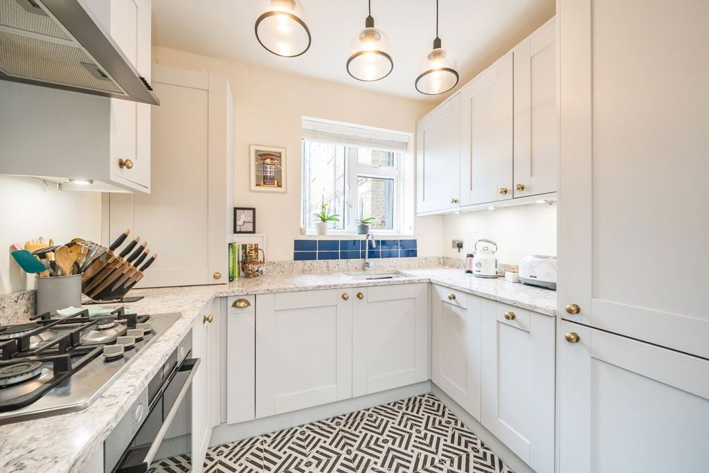 Property photo 3 of 6