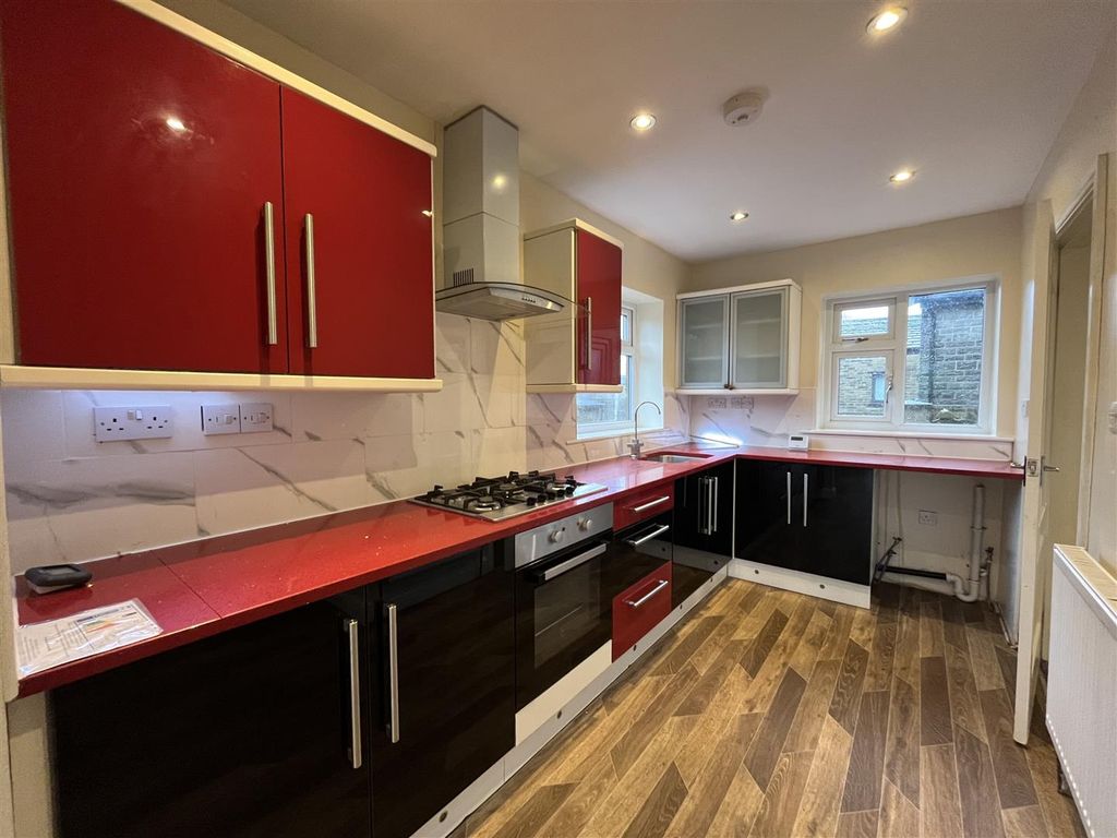 Property photo 2 of 15 Kitchen