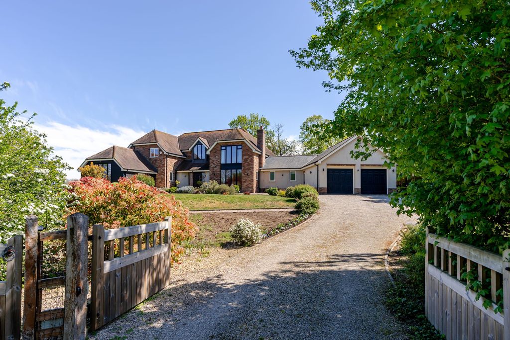 Property photo 1 of 27