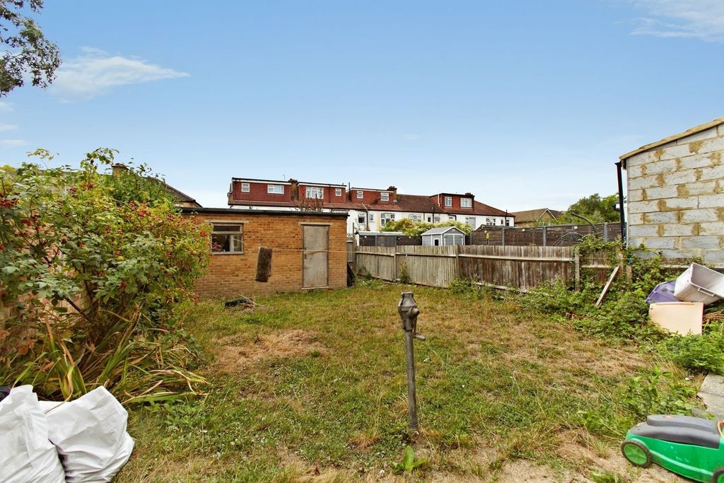 Property photo 3 of 17