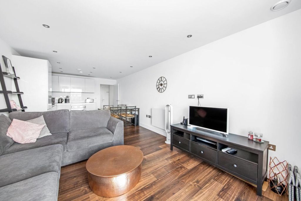 Property photo 2 of 10