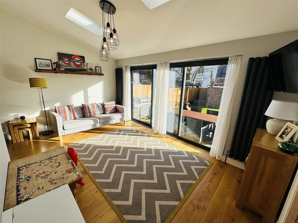 Property photo 3 of 22 Garden Room1.Jpg