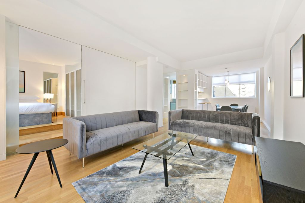 Property photo 1 of 15 Jll Mayfair L, 1 ...