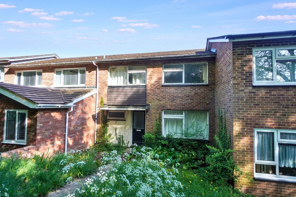 Property photo 1 of 8 Photo 9