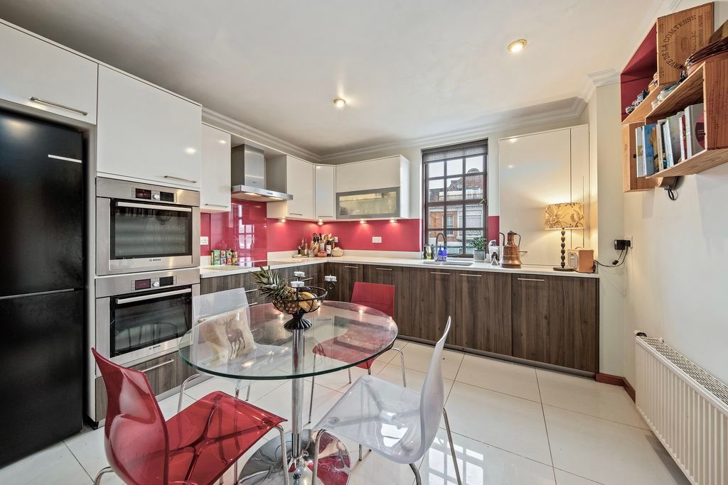 Property photo 2 of 15 Kitchen Breakfast Room