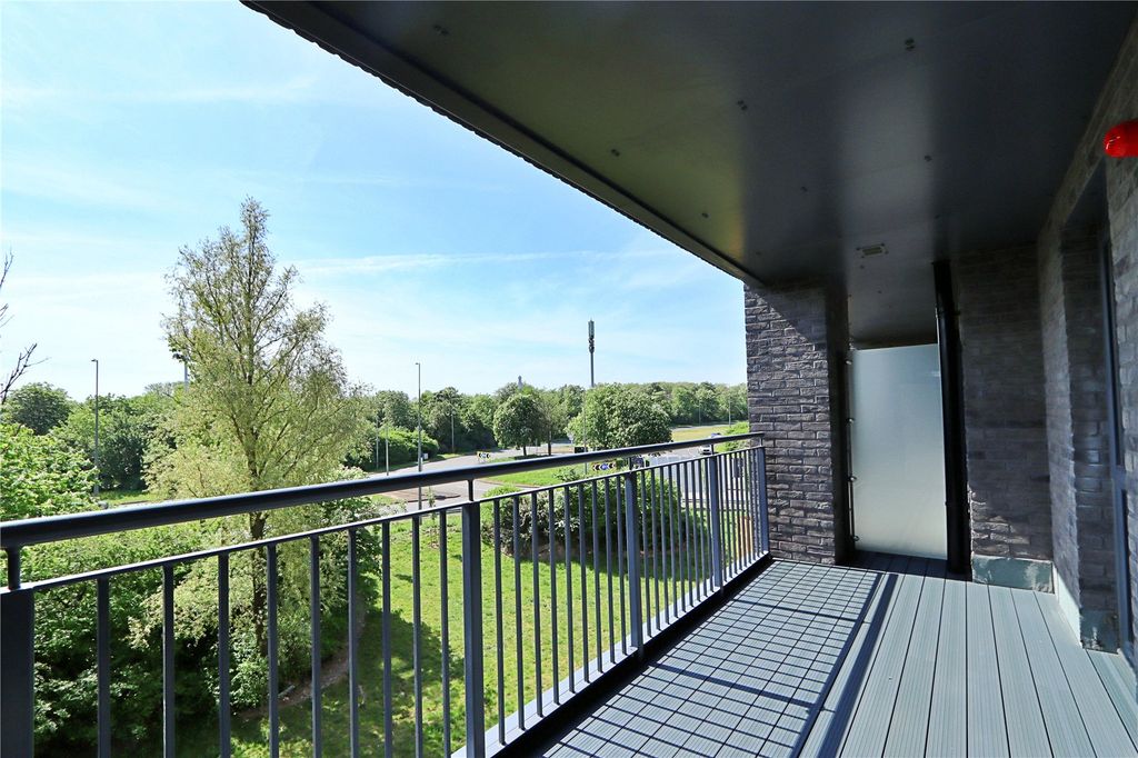 Property photo 2 of 17 Picture No. 14