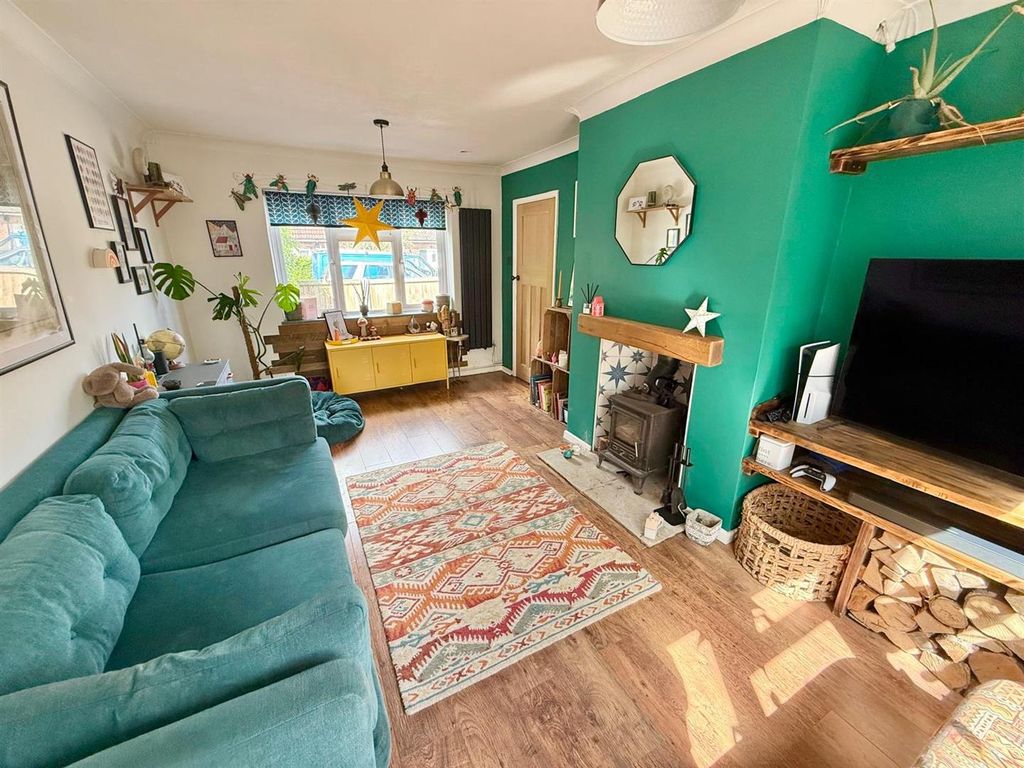 Property photo 3 of 12