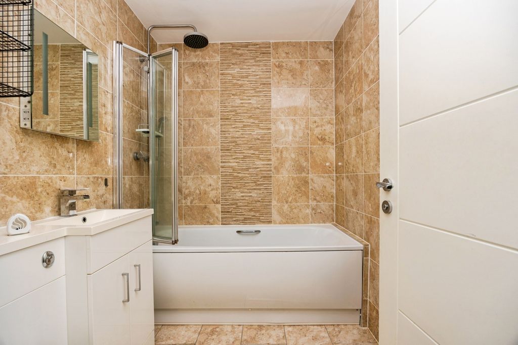 Property photo 3 of 20 Pbox-Img.Jpg