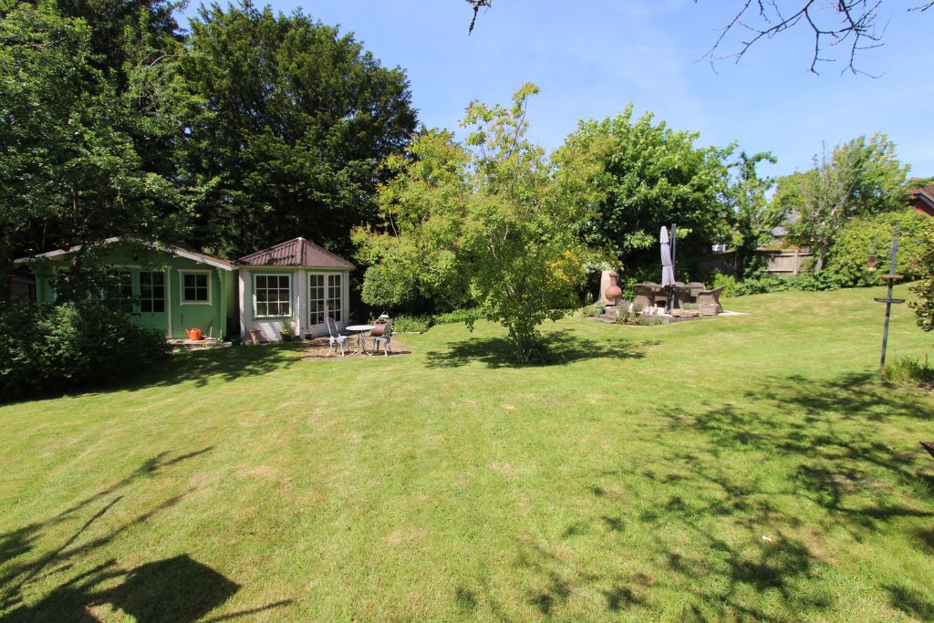 Property photo 2 of 20