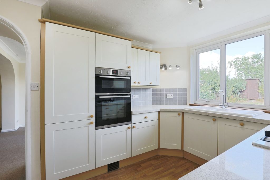 Property photo 3 of 15 Kitchen