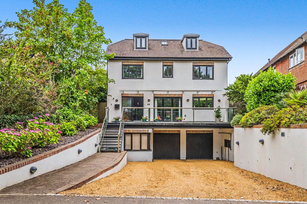 Property photo 1 of 27
