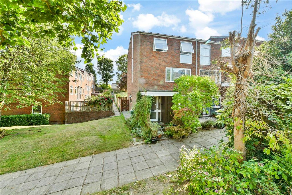 Property photo 2 of 10 External (Web)