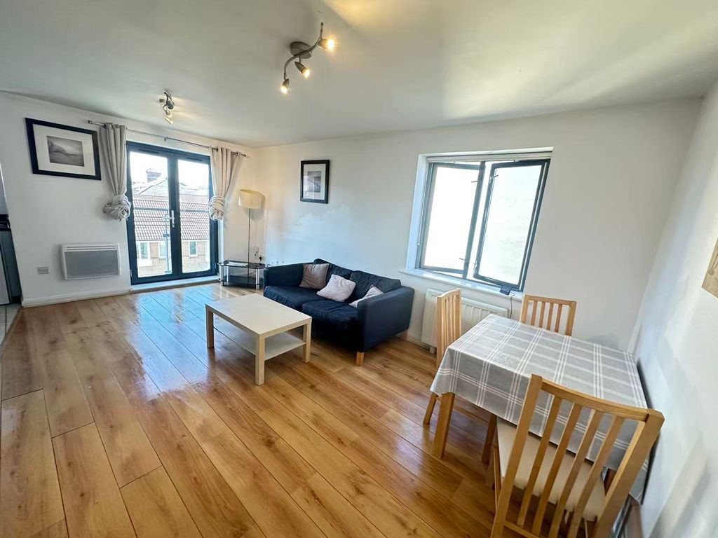 Property photo 3 of 14