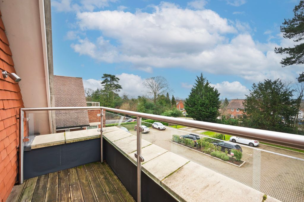 Property photo 2 of 9 Balcony