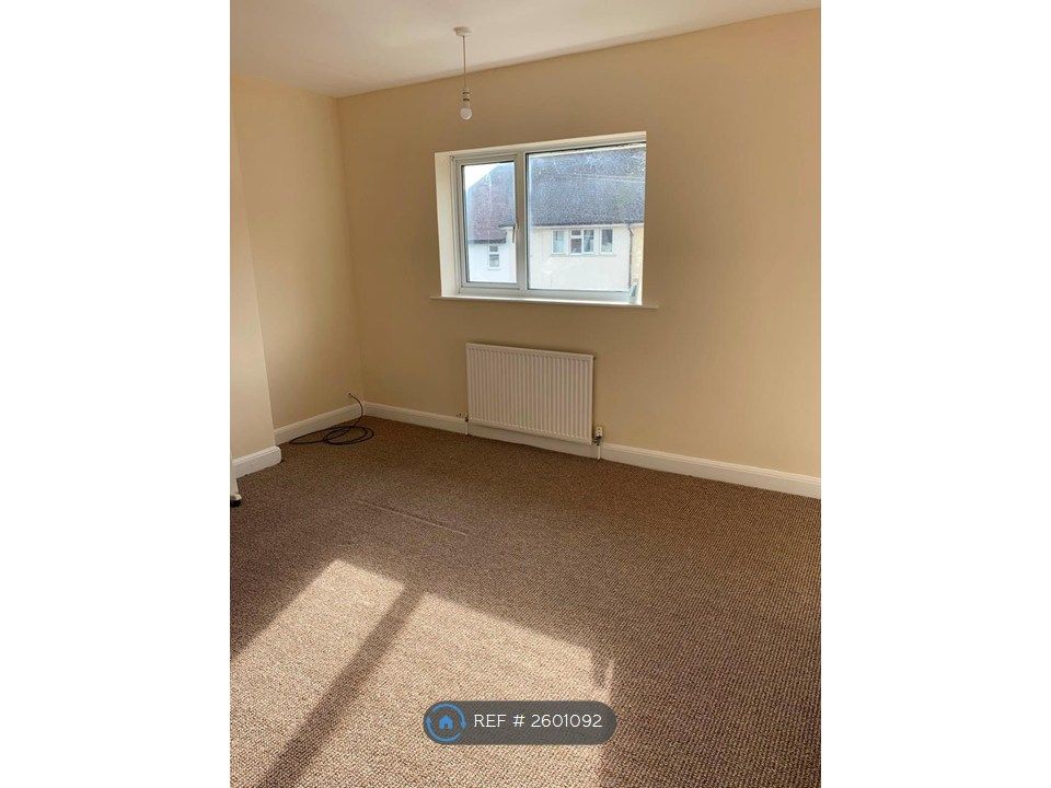Property photo 2 of 10 Master Bedroom