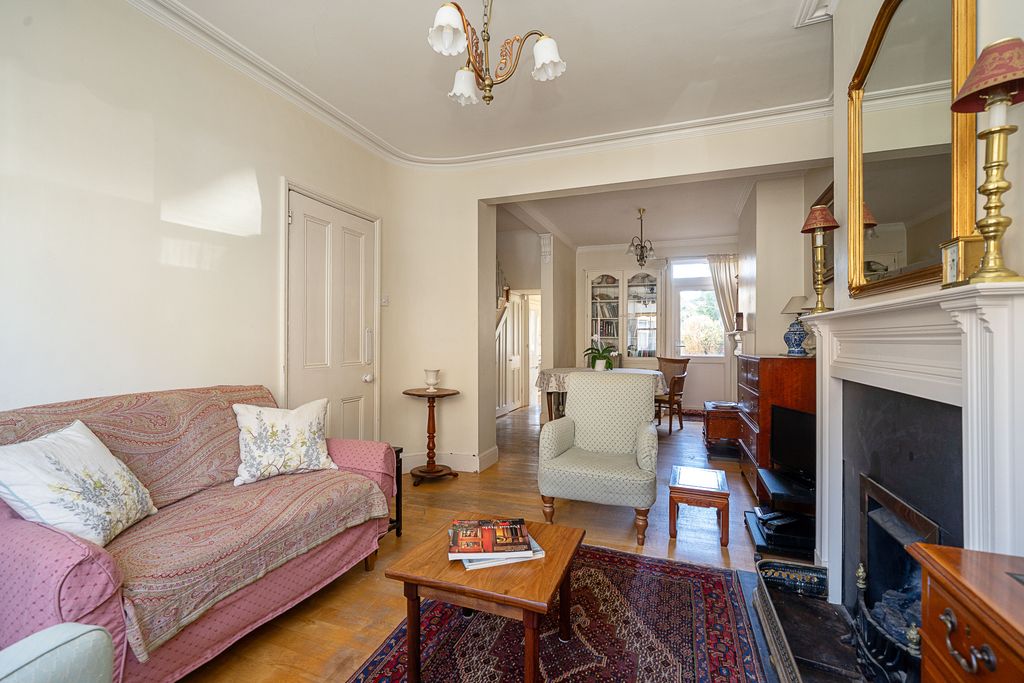 Property photo 3 of 13