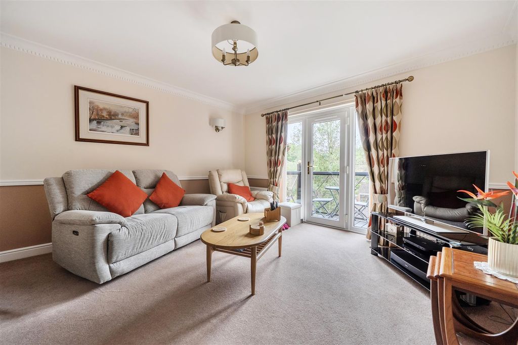Property photo 2 of 15 1472831-10-6A2Ae2Dcce24B.Jpg