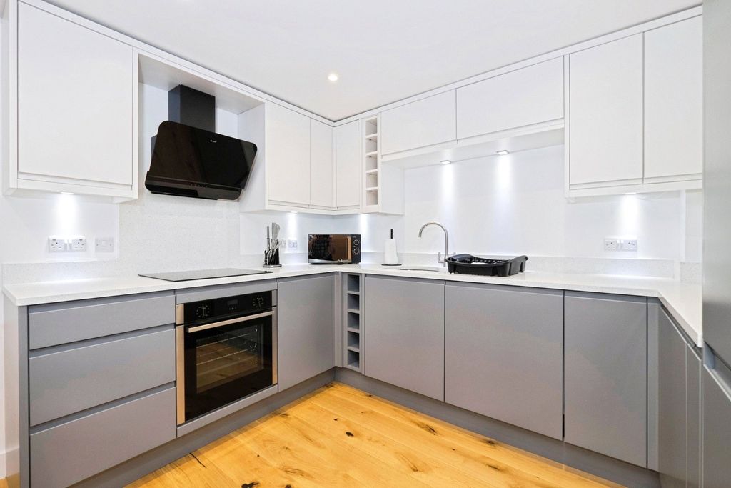 Property photo 3 of 17 Picture No. 09