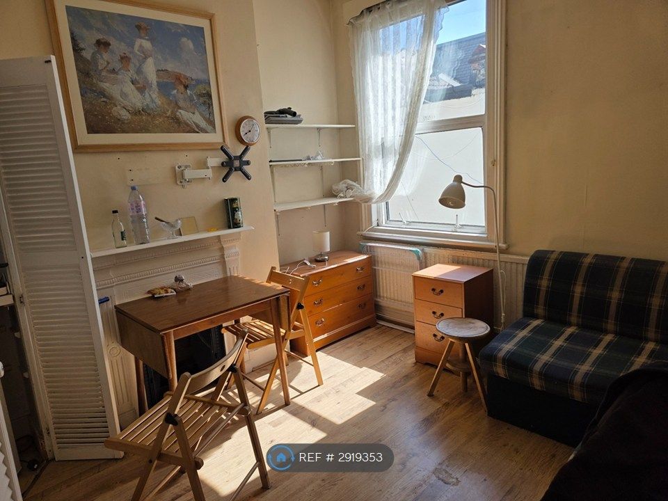 Property photo 3 of 8