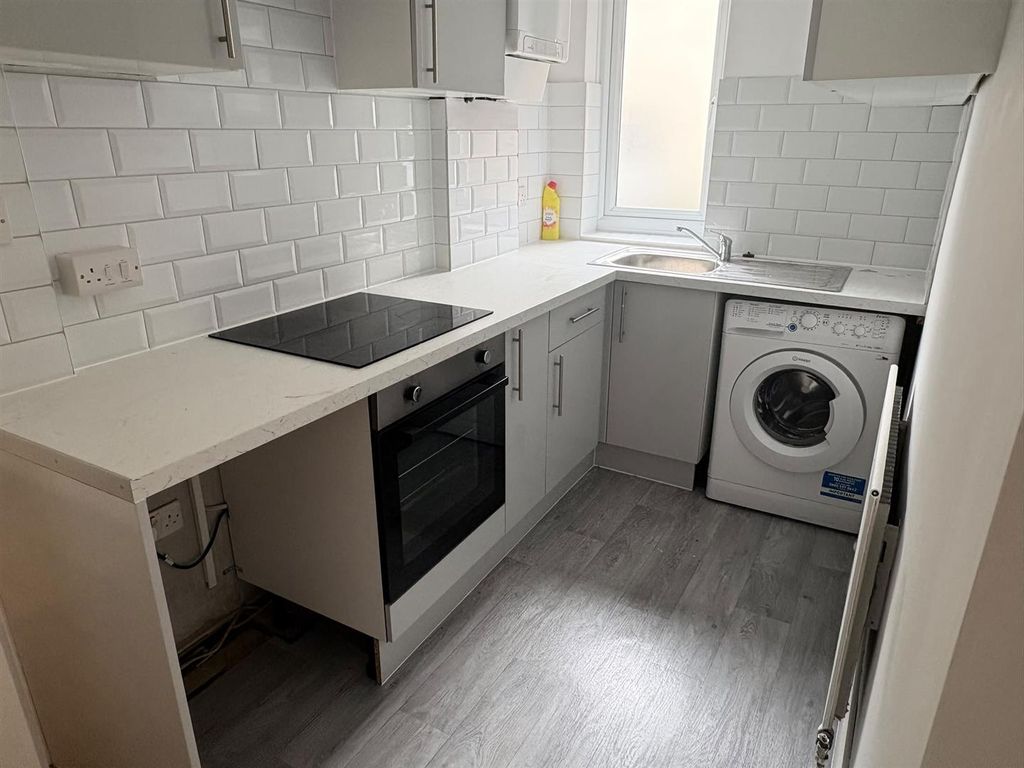 Property photo 2 of 12 Kitchen
