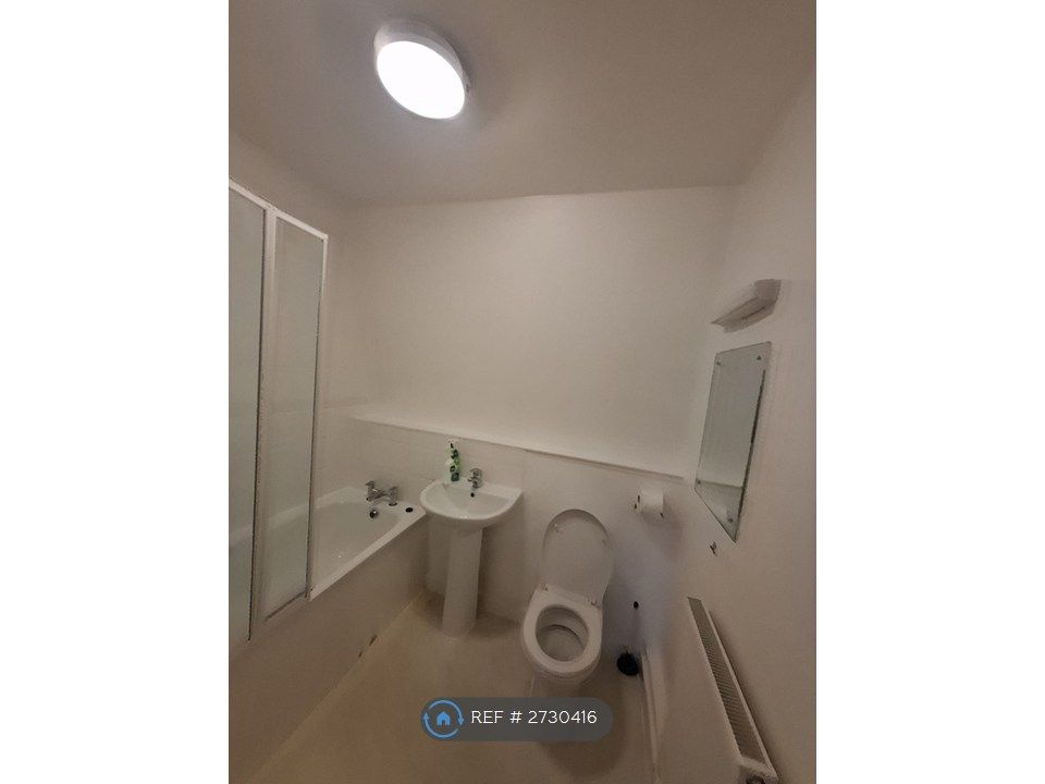 Property photo 3 of 13 Bathroom