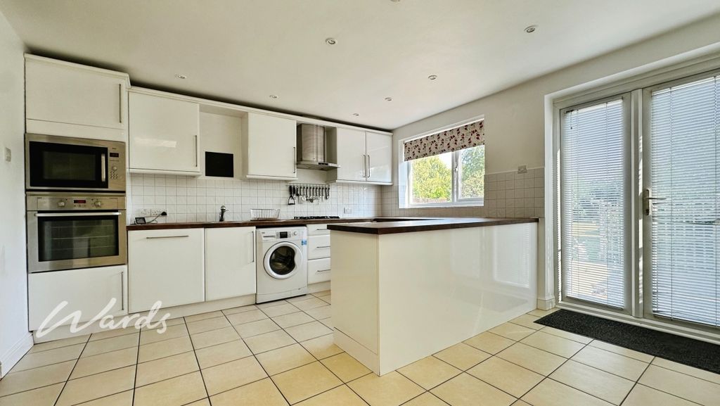 Property photo 2 of 25 Kitchen