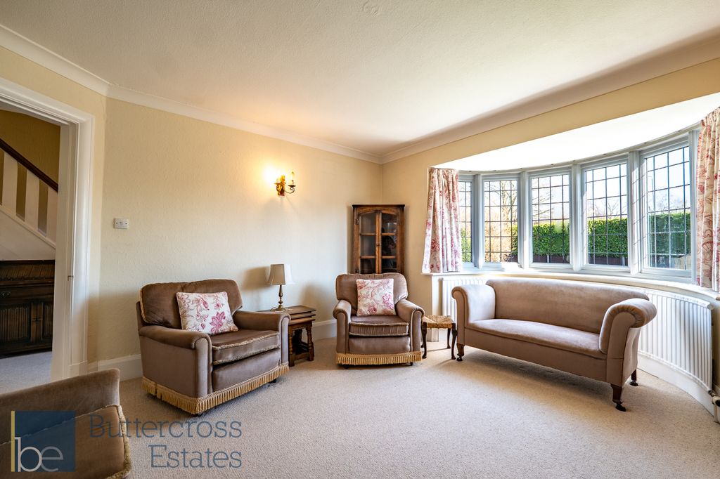 Property photo 2 of 21 Living Room