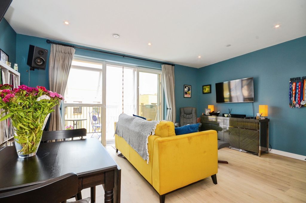 Property photo 1 of 12 Open Plan Living
