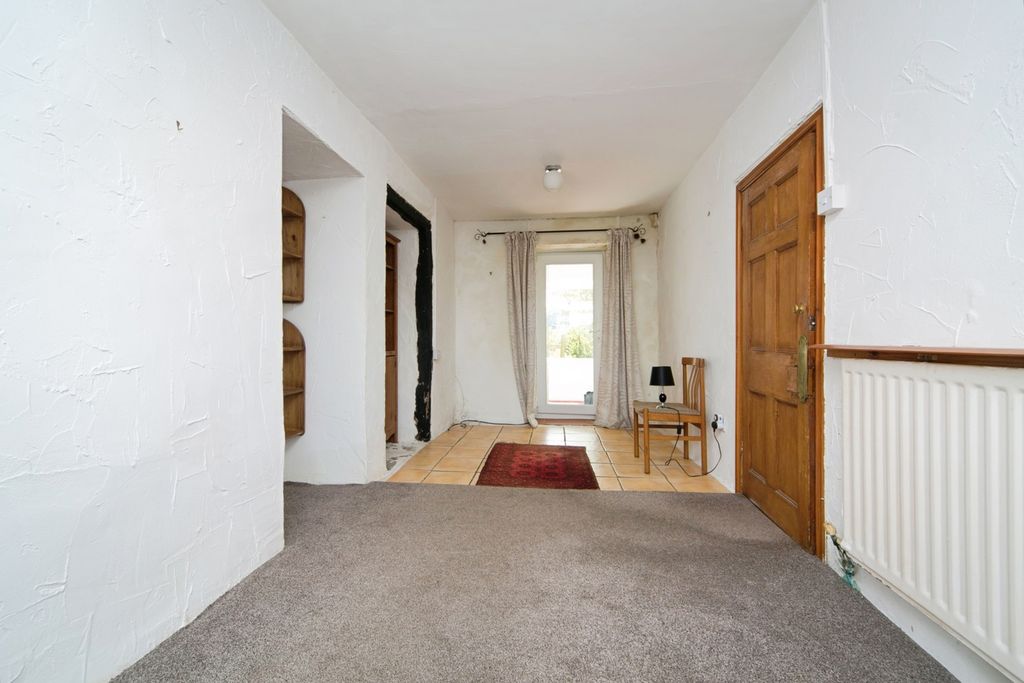 Property photo 3 of 17 Photo