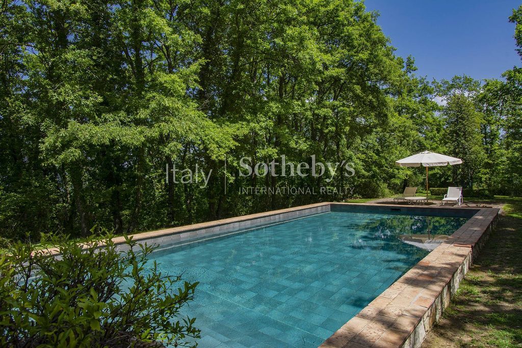 Property photo 2 of 35