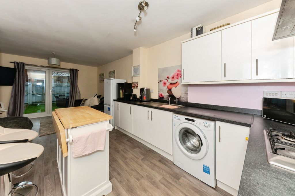 Property photo 3 of 15