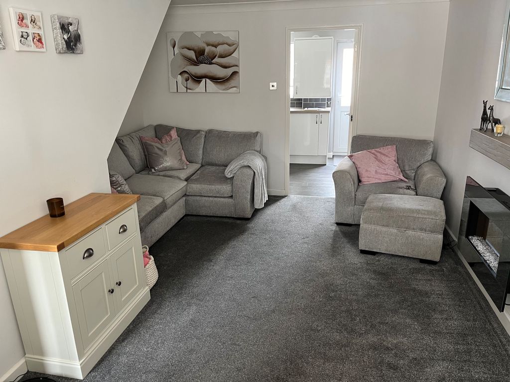 Property photo 2 of 7