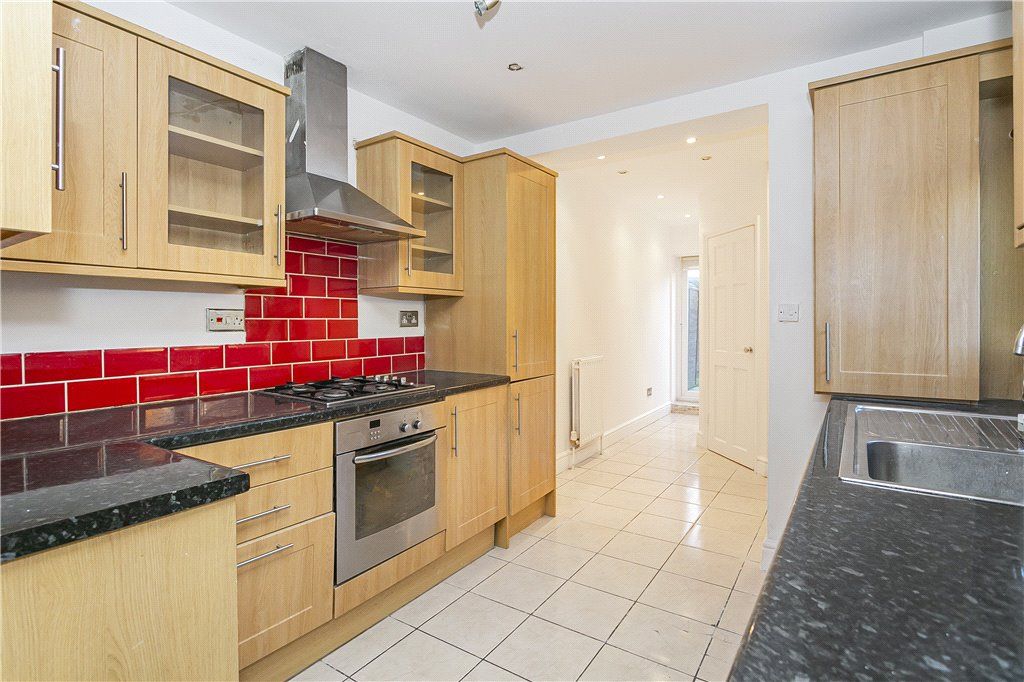 Property photo 3 of 17 Kitchen