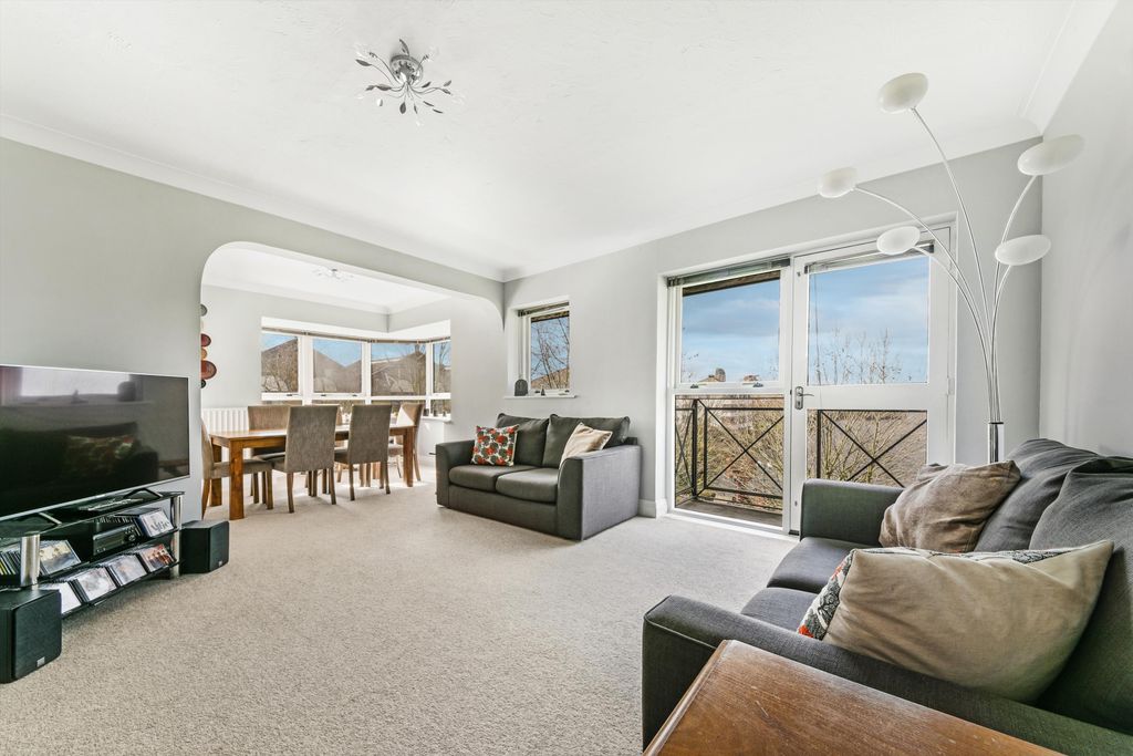 Property photo 1 of 13 Image