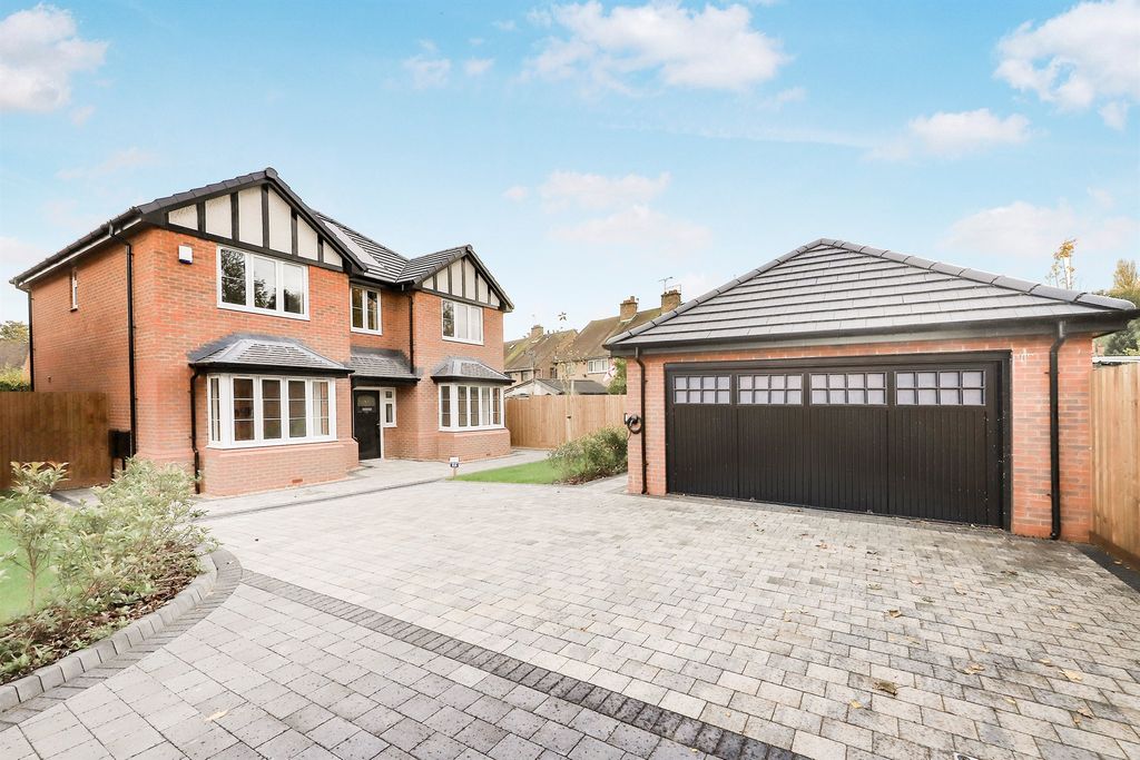 Property photo 1 of 16