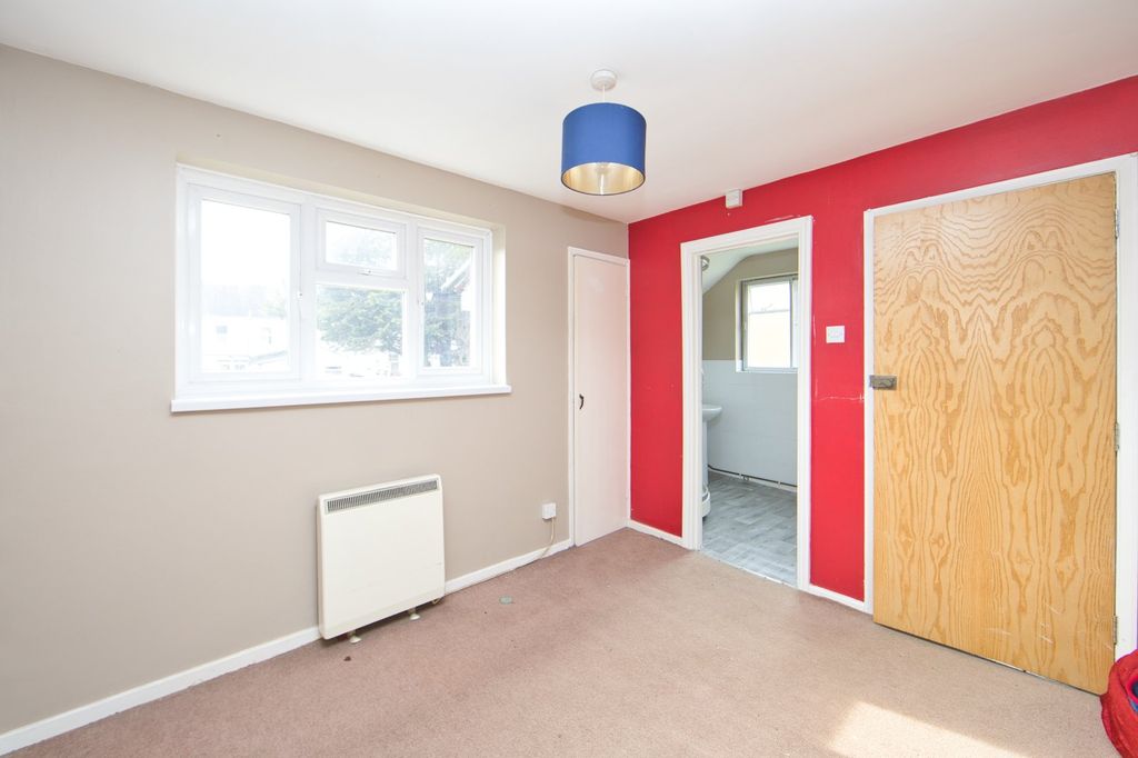 Property photo 3 of 12 Picture 3