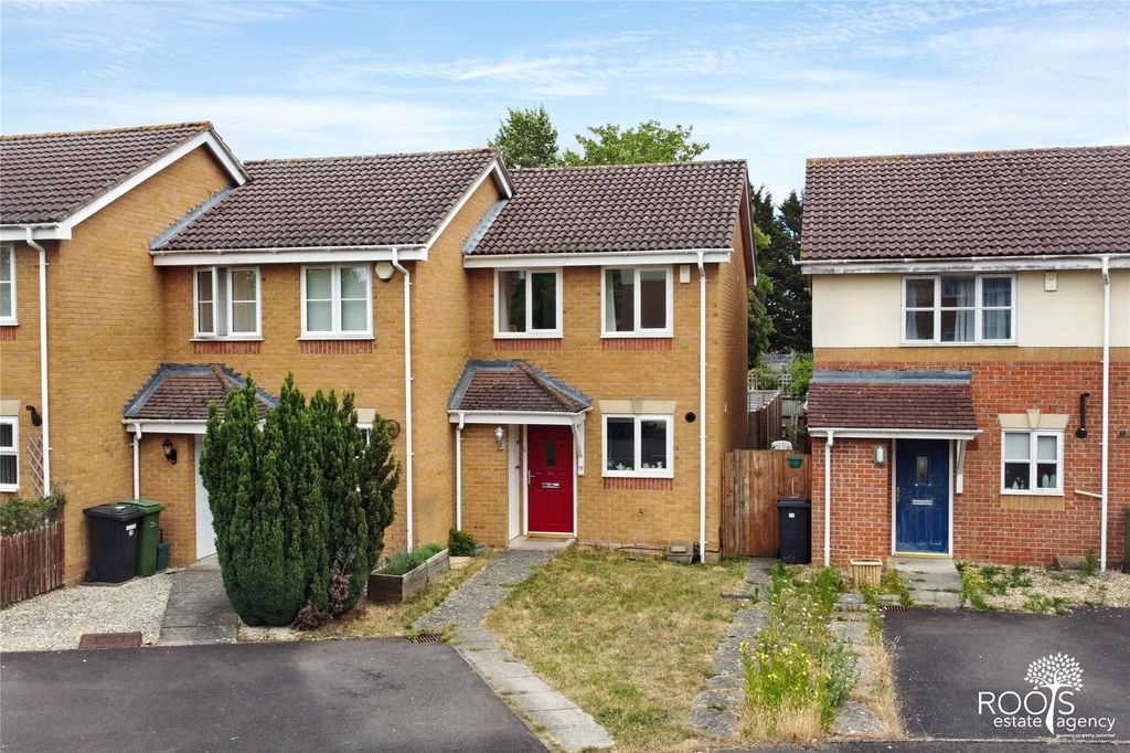 Property photo 1 of 9 Frontage