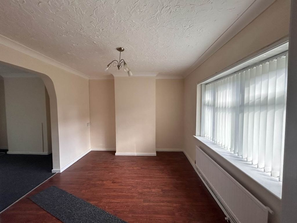 Property photo 2 of 7 Thumbnail_Img_3832