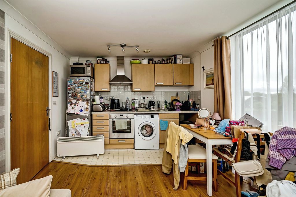 Property photo 3 of 15