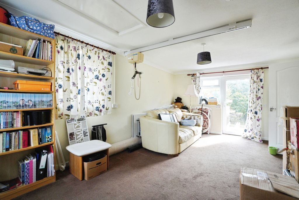 Property photo 2 of 17 Photo