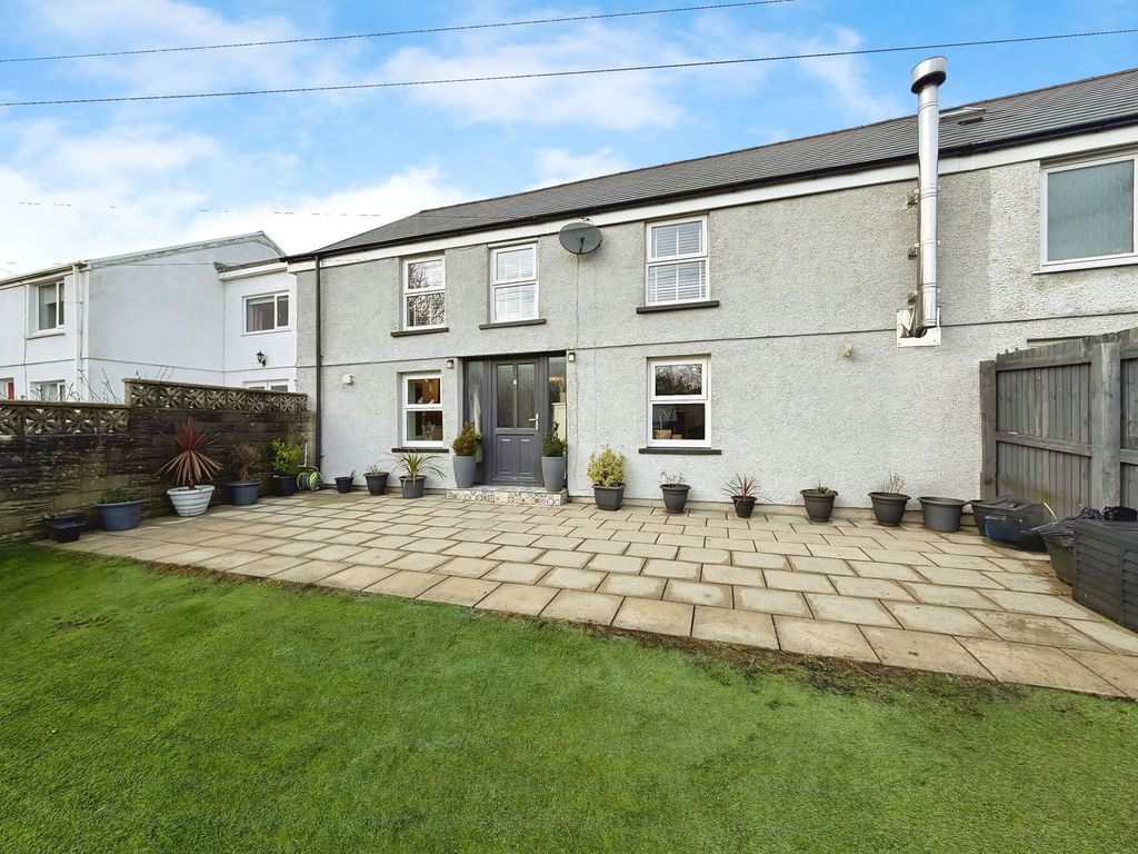 Property photo 2 of 41