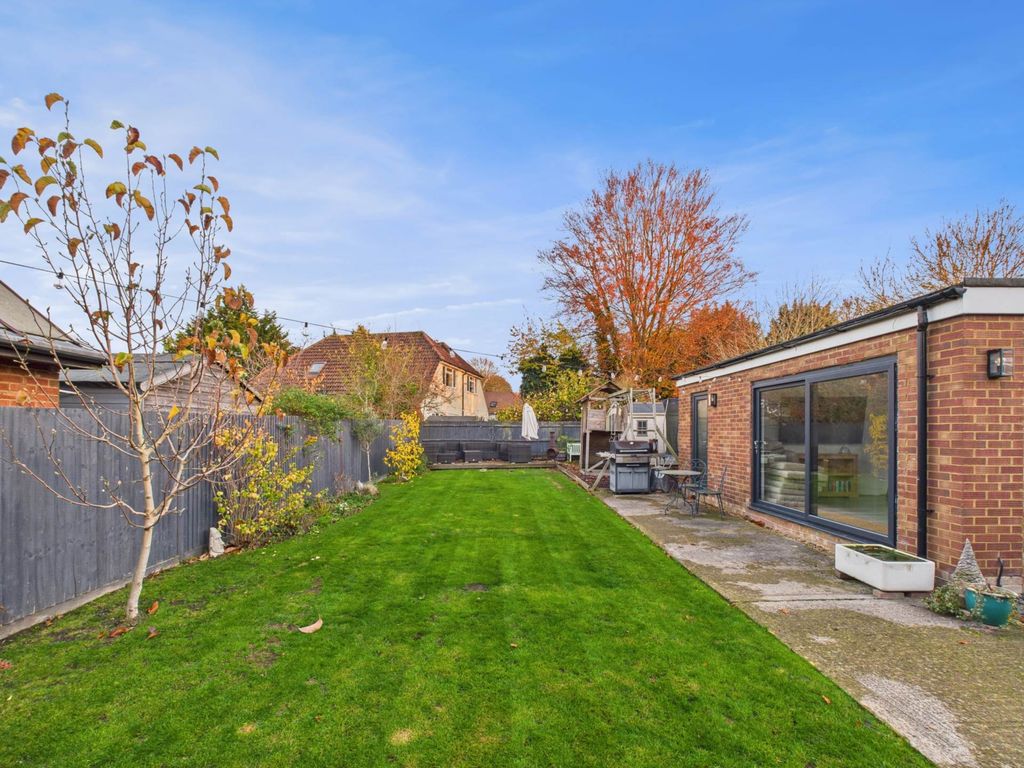 Property photo 2 of 27