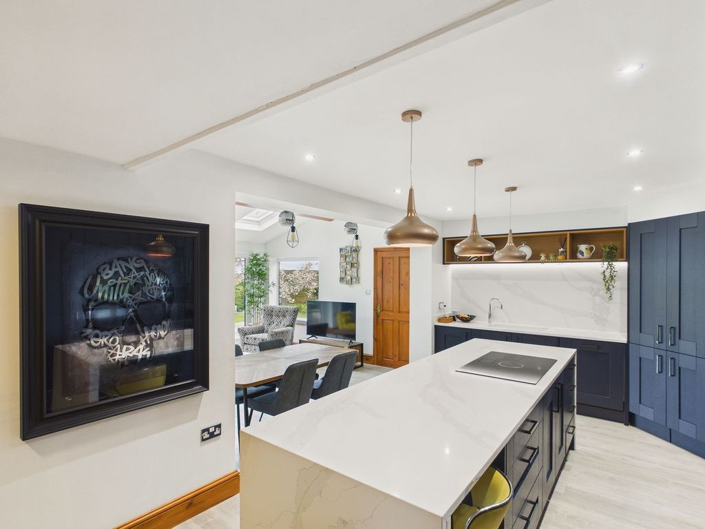 Property photo 2 of 43