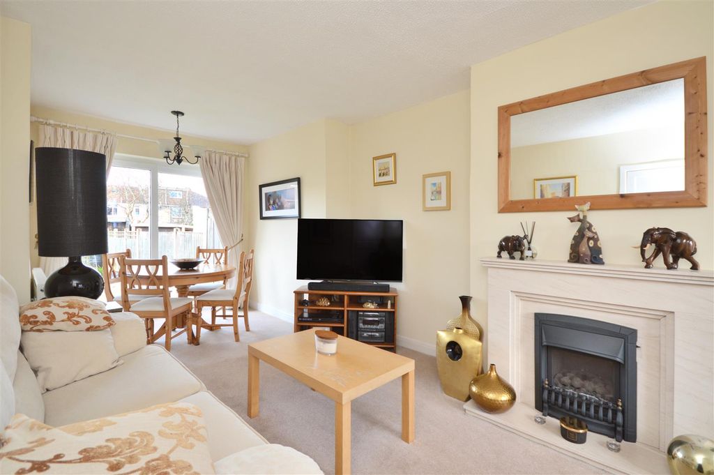 Property photo 3 of 20 Sitting/Dining Room