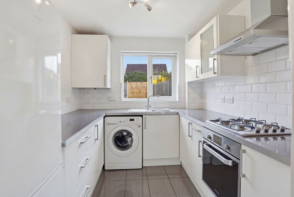 Property photo 2 of 14 Kitchen