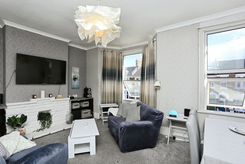 Property photo 2 of 12