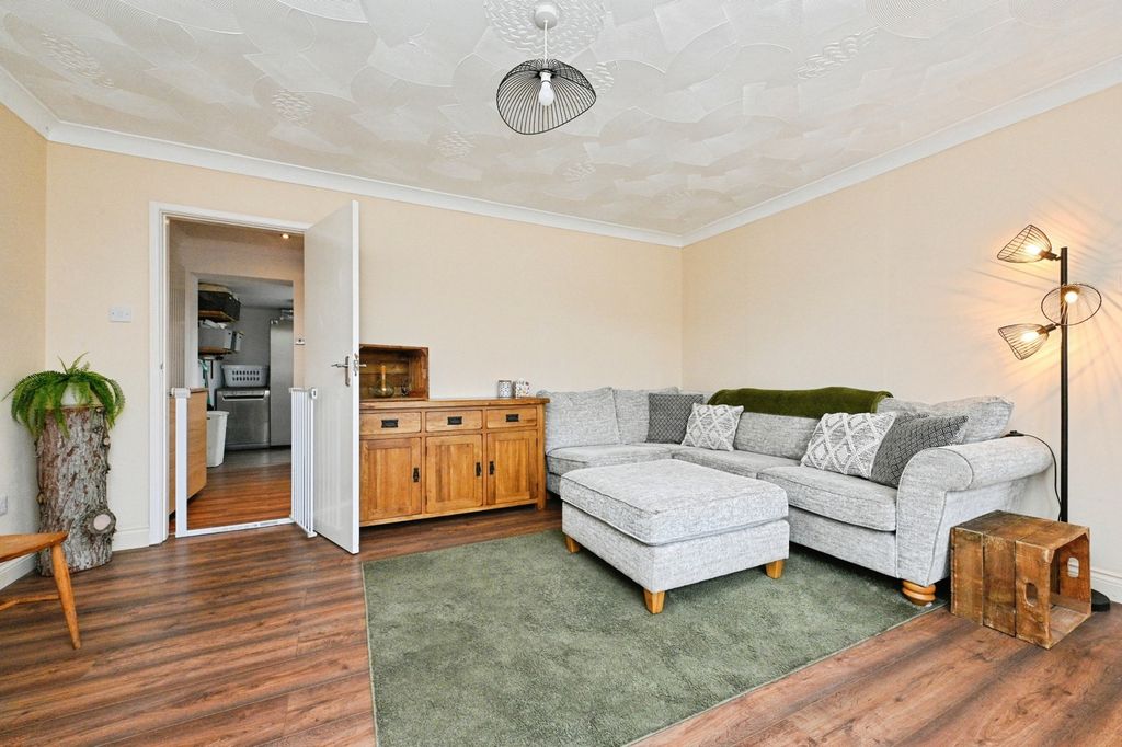 Property photo 2 of 17 Photo