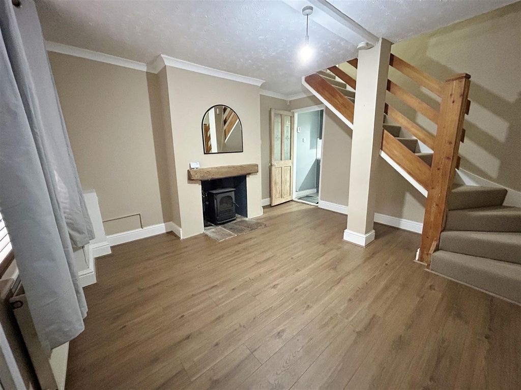 Property photo 3 of 9 Lounge