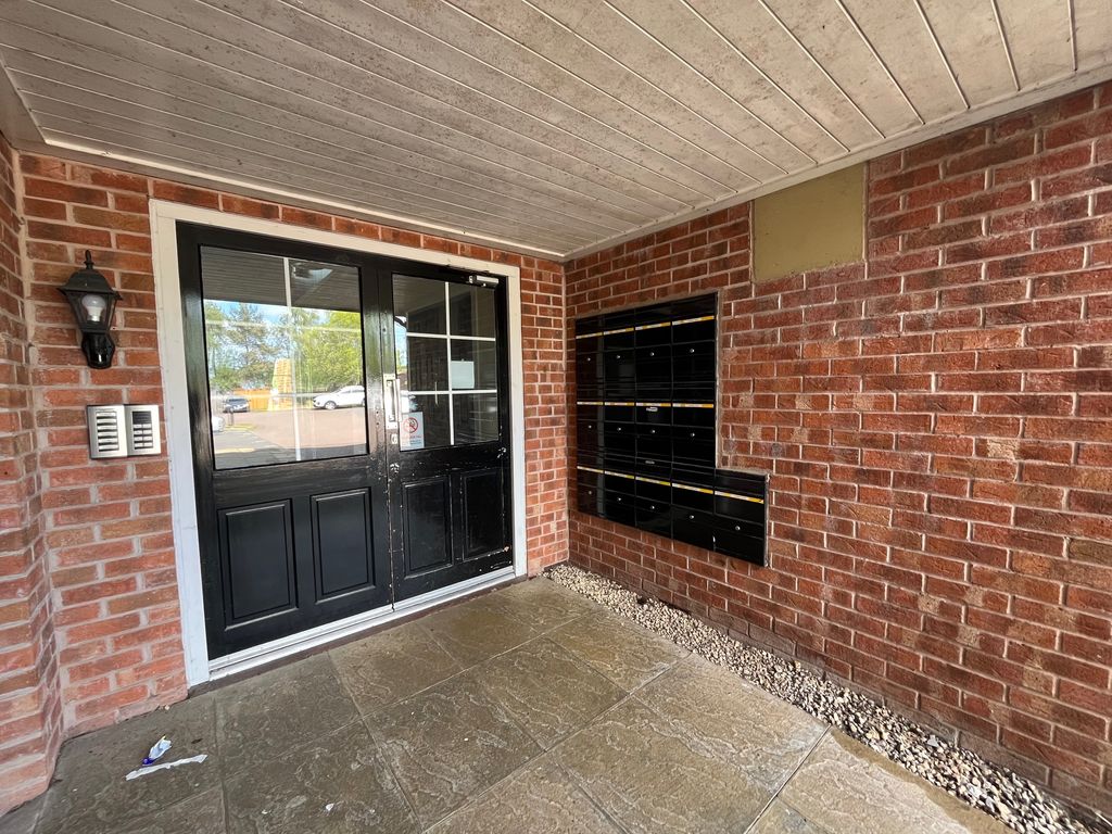 Property photo 3 of 17 Image