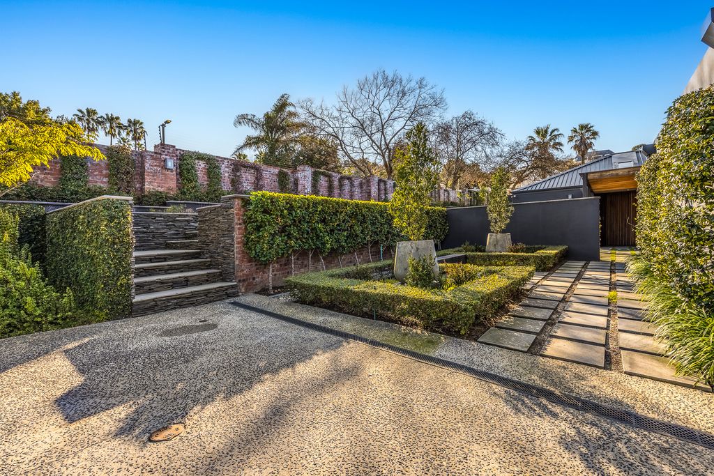 Property photo 3 of 51
